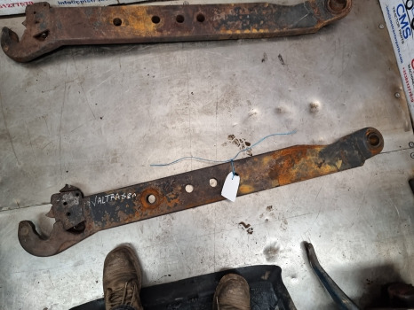 Valtra S230, S240, S260, S280 Lift Arm Rhs V33769200 - Vzmetenje: slika 4 Valtra S230, S240, S260, S280 Lift Arm Rhs V33769200 - Vzmetenje: slika 4