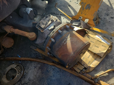 Valtra S374 Front Axle Hub Rhs Complete 770/624 7700609201, 7700610501 - Sprednja os: slika 2 Valtra S374 Front Axle Hub Rhs Complete 770/624 7700609201, 7700610501 - Sprednja os: slika 2