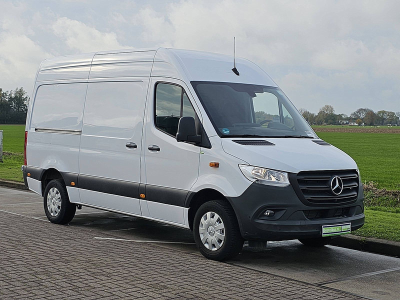 Mercedes-Benz Sprinter 317 L2H2 Mbux Navi RWD! - Furgon: slika 4 Mercedes-Benz Sprinter 317 L2H2 Mbux Navi RWD! - Furgon: slika 4