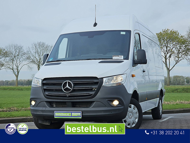 Mercedes-Benz Sprinter 317 L2H2 Mbux Navi RWD! - Furgon: slika 1 Mercedes-Benz Sprinter 317 L2H2 Mbux Navi RWD! - Furgon: slika 1