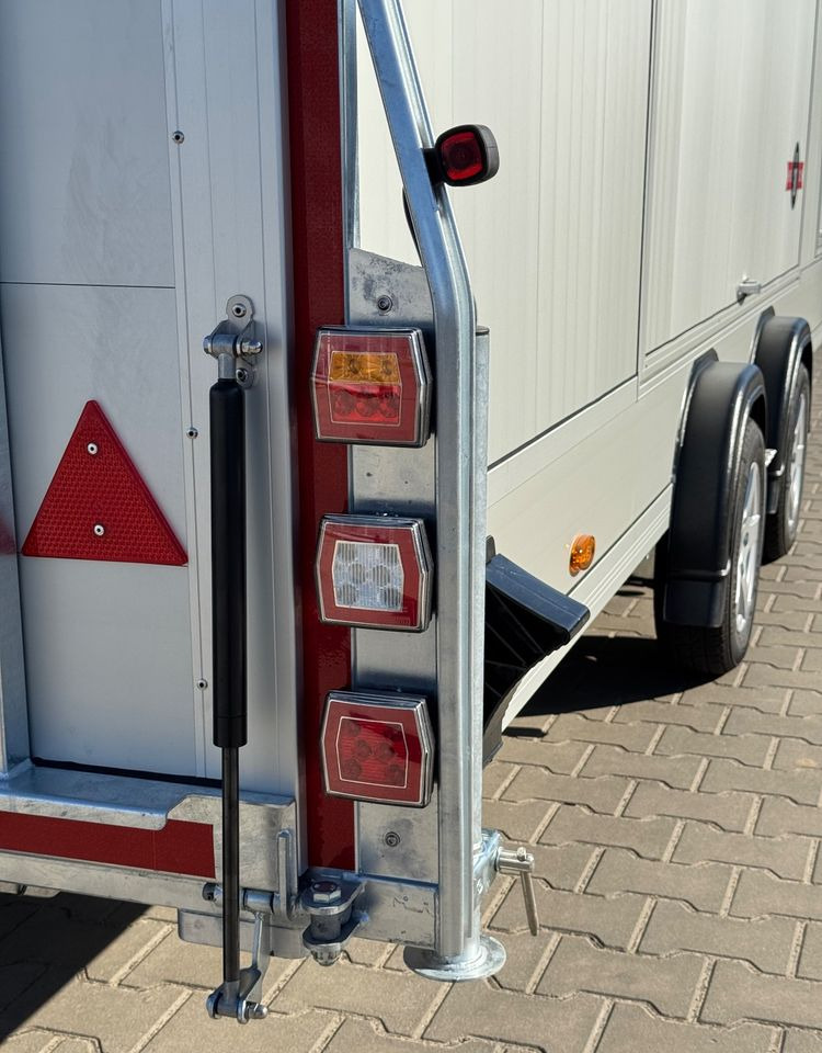 Debon C2000 - zamknięta przyczepa do przewozu aut, 550 x 215 cm, 3500kg, felgi ALU, wciągarka elektryczna - Prikolica zabojnik: slika 5 Debon C2000 - zamknięta przyczepa do przewozu aut, 550 x 215 cm, 3500kg, felgi ALU, wciągarka elektryczna - Prikolica zabojnik: slika 5
