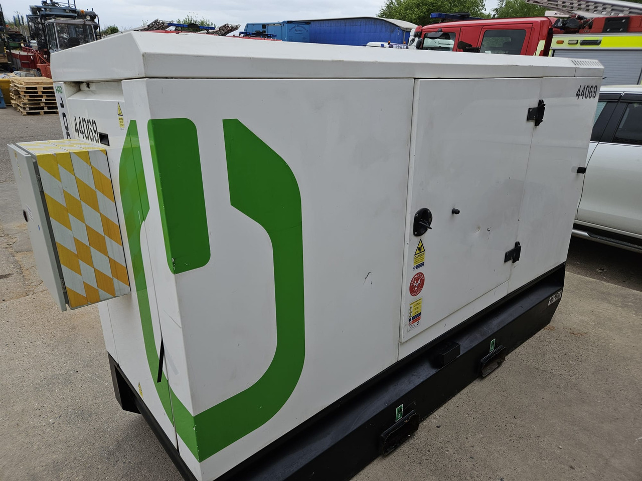 HGI 100KVA PERKINS GENERATOR DIESEL SILENT RENTAL SPECIFICATION HGI 100KVA PERKINS GENERATOR DIESEL SILENT RENTAL SPECIFICATION - Generator: slika 2 HGI 100KVA PERKINS GENERATOR DIESEL SILENT RENTAL SPECIFICATION HGI 100KVA PERKINS GENERATOR DIESEL SILENT RENTAL SPECIFICATION - Generator: slika 2