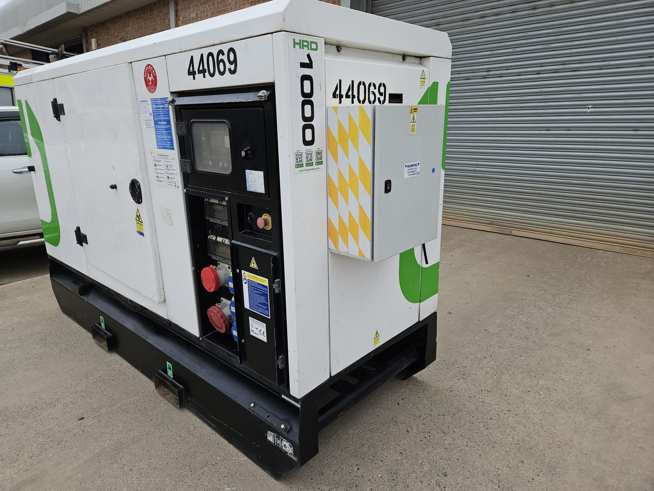 HGI 100KVA PERKINS GENERATOR DIESEL SILENT RENTAL SPECIFICATION HGI 100KVA PERKINS GENERATOR DIESEL SILENT RENTAL SPECIFICATION - Generator: slika 1 HGI 100KVA PERKINS GENERATOR DIESEL SILENT RENTAL SPECIFICATION HGI 100KVA PERKINS GENERATOR DIESEL SILENT RENTAL SPECIFICATION - Generator: slika 1
