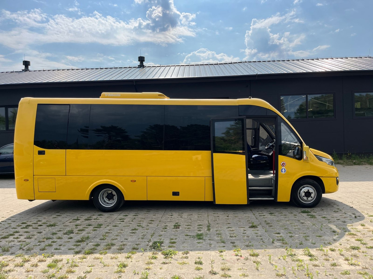 Iveco Rosero First / 24+1+1 / Telma/ EURO6 - Potovalni avtobus: slika 2 Iveco Rosero First / 24+1+1 / Telma/ EURO6 - Potovalni avtobus: slika 2