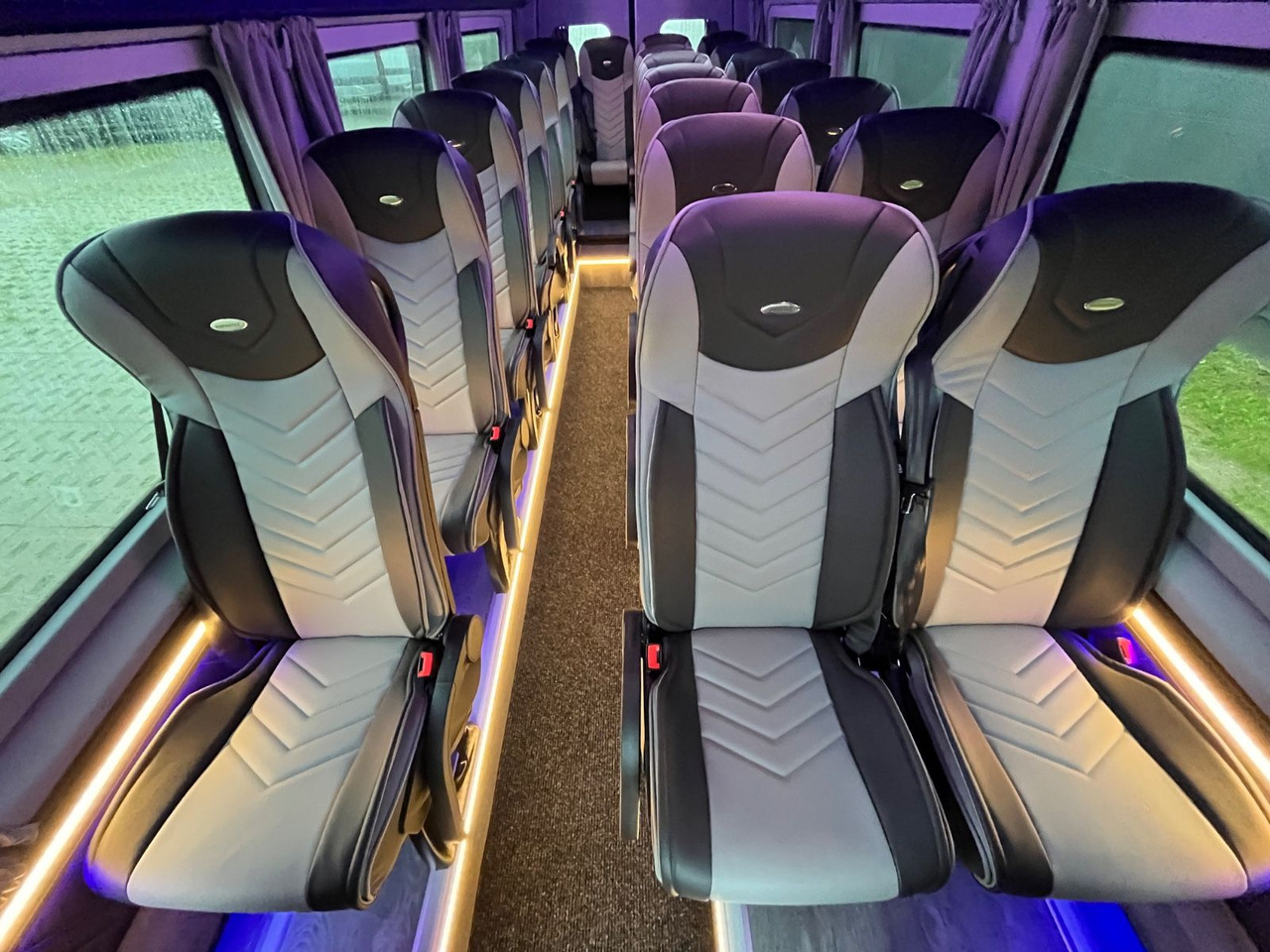 Mercedes-Benz Sprinter 519 TRANSFER XL / 22+1+1 / ON STOCK!!! Mercedes-Benz Sprinter 519 TOURIST XL/ 21-24 Seats/ IN STOCK! - Minibus, Potniški kombi: slika 1 Mercedes-Benz Sprinter 519 TRANSFER XL / 22+1+1 / ON STOCK!!! Mercedes-Benz Sprinter 519 TOURIST XL/ 21-24 Seats/ IN STOCK! - Minibus, Potniški kombi: slika 1