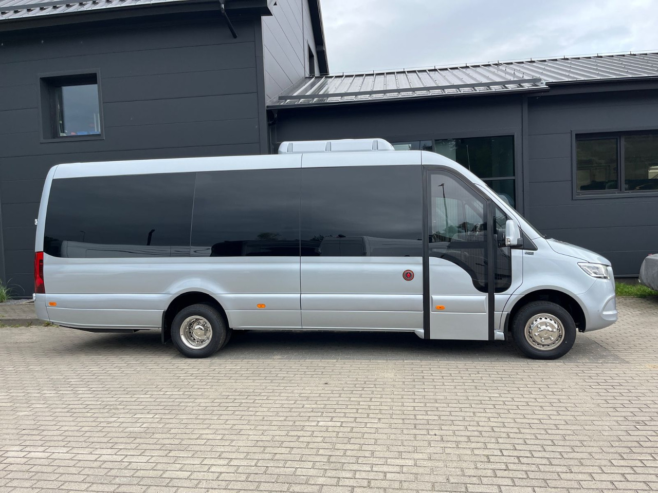 Mercedes-Benz Sprinter 519 TRANSFER XL / 22+1+1 / ON STOCK!!! Mercedes-Benz Sprinter 519 TOURIST XL/ 21-24 Seats/ IN STOCK! - Minibus, Potniški kombi: slika 4 Mercedes-Benz Sprinter 519 TRANSFER XL / 22+1+1 / ON STOCK!!! Mercedes-Benz Sprinter 519 TOURIST XL/ 21-24 Seats/ IN STOCK! - Minibus, Potniški kombi: slika 4