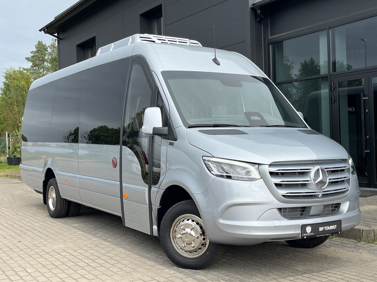 Mercedes-Benz Sprinter 519 TRANSFER XL / 22+1+1 / ON STOCK!!! Mercedes-Benz Sprinter 519 TOURIST XL/ 21-24 Seats/ IN STOCK! - Minibus, Potniški kombi: slika 1 Mercedes-Benz Sprinter 519 TRANSFER XL / 22+1+1 / ON STOCK!!! Mercedes-Benz Sprinter 519 TOURIST XL/ 21-24 Seats/ IN STOCK! - Minibus, Potniški kombi: slika 1