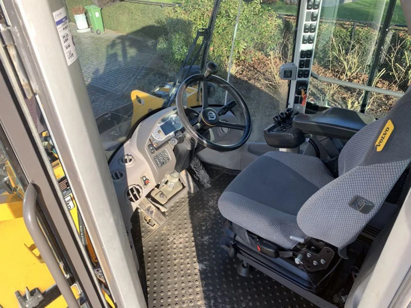 Kolesni nakladalec Volvo L120 H: slika 12