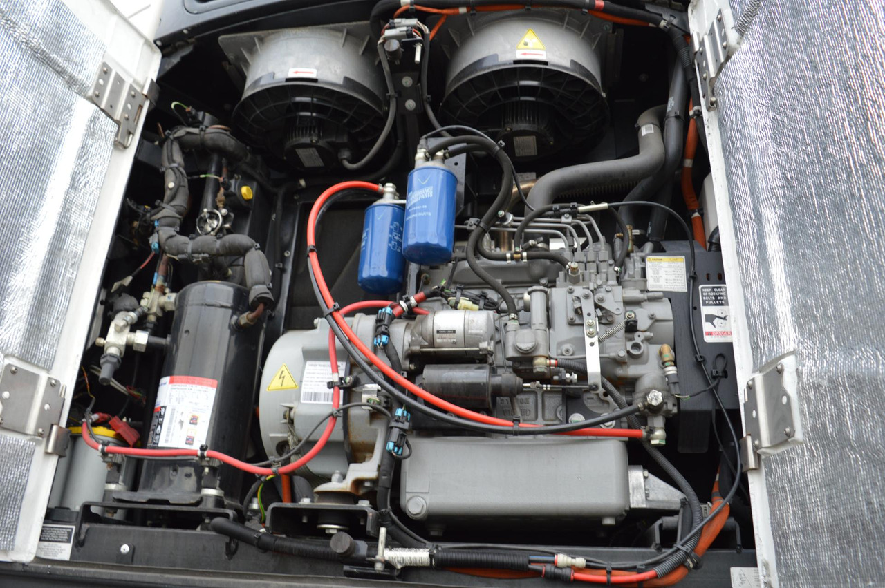 Polprikolica hladilnik Schmitz Cargobull SKO FP 60 Carrier Vector 1550: slika 17 Polprikolica hladilnik Schmitz Cargobull SKO FP 60 Carrier Vector 1550: slika 17