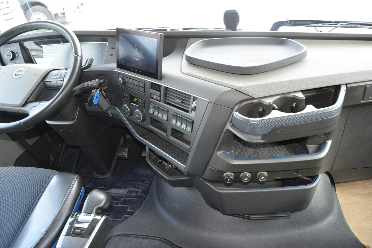 Interior photo 2: Vlačilec Volvo FH 500 Globetrotter XL Varios