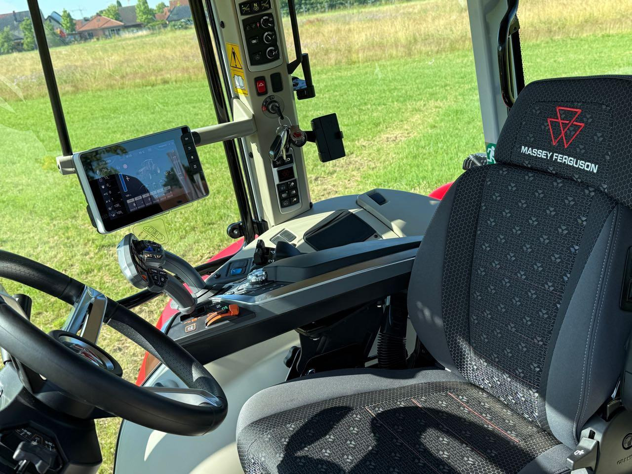 Massey Ferguson MF 6S.165 DYNA-VT - Traktor: slika 4 Massey Ferguson MF 6S.165 DYNA-VT - Traktor: slika 4