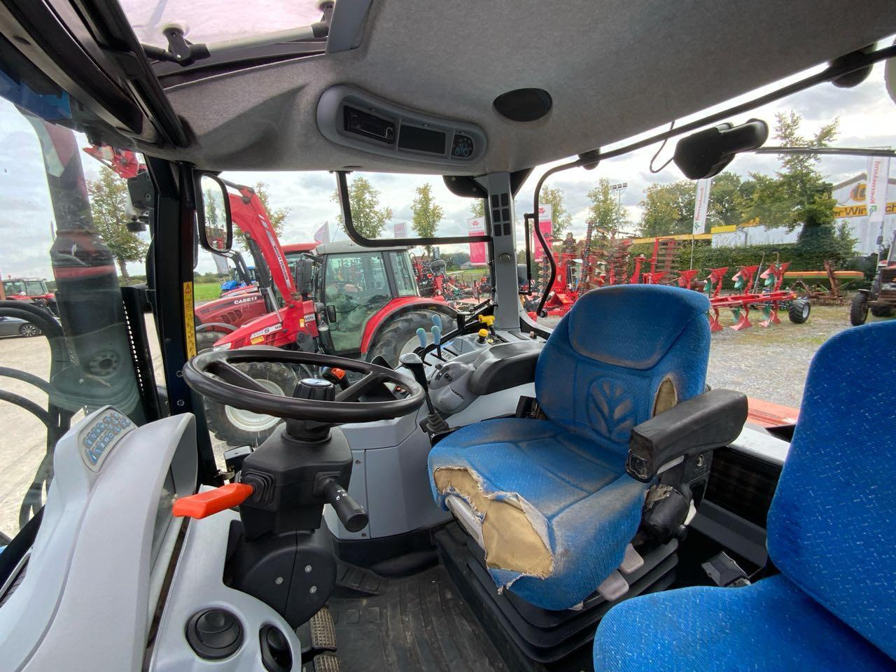 New Holland T6020 Elite - Traktor: slika 2 New Holland T6020 Elite - Traktor: slika 2