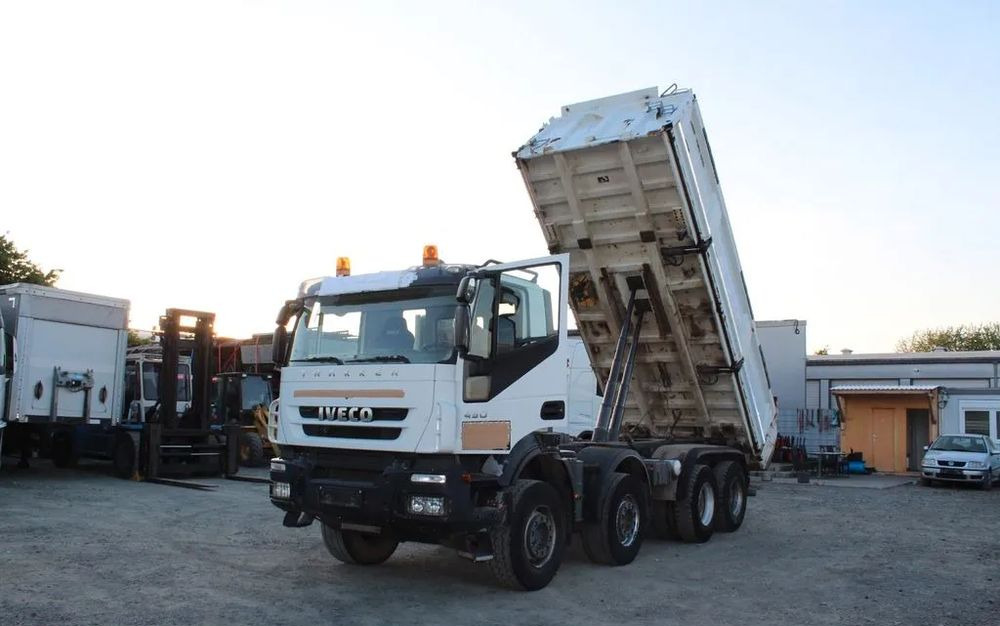 Iveco Trakker 450 |8x4 | Wywrotka trójstronna Meiller Bordmatik | Euro 5 | - Tovornjak prekucnik: slika 3 Iveco Trakker 450 |8x4 | Wywrotka trójstronna Meiller Bordmatik | Euro 5 | - Tovornjak prekucnik: slika 3
