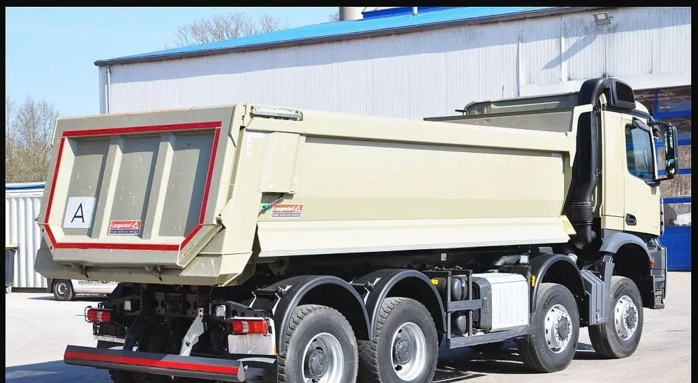 Mercedes-Benz Arocs 4151 | 8x8 | 510 KM | EURO 6 | Hydraulika | Automat | Klimatyzacja | Rok 2021 - Tovornjak prekucnik: slika 3 Mercedes-Benz Arocs 4151 | 8x8 | 510 KM | EURO 6 | Hydraulika | Automat | Klimatyzacja | Rok 2021 - Tovornjak prekucnik: slika 3