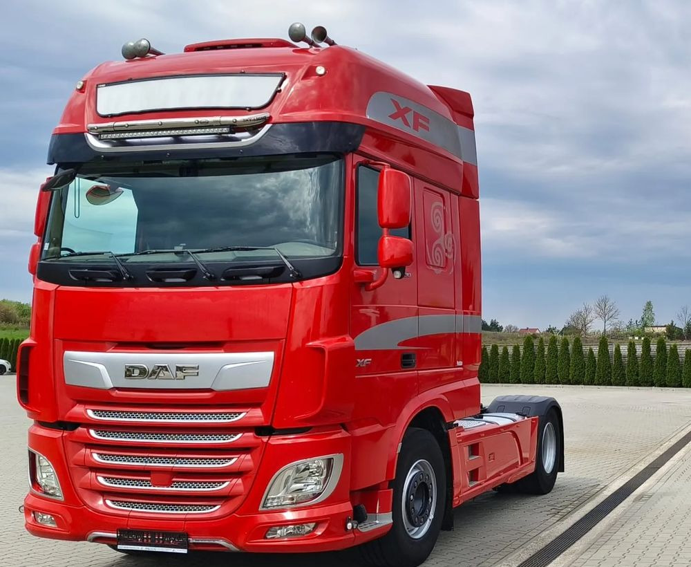 DAF XF 530 Super Space Cab | RETARDER | KLIMATYZACJA | EURO 6 | 2018 | 530 000 km - Vlačilec: slika 1 DAF XF 530 Super Space Cab | RETARDER | KLIMATYZACJA | EURO 6 | 2018 | 530 000 km - Vlačilec: slika 1