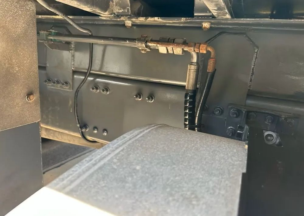 Volvo FM420 6x2 | HDS Atlas AK 186-3 z przestrzenią ładunkową | Euro6 |238 000 km - Tovornjak s kesonom, Tovornjak z dvigalom: slika 4 Volvo FM420 6x2 | HDS Atlas AK 186-3 z przestrzenią ładunkową | Euro6 |238 000 km - Tovornjak s kesonom, Tovornjak z dvigalom: slika 4