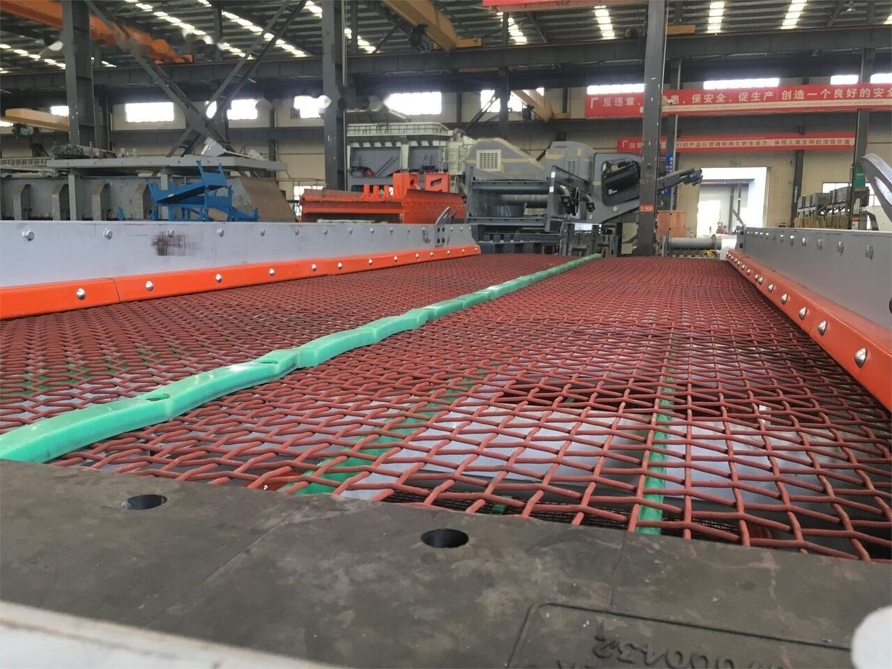 Kinglink Copper Ore Circular Vibrating Screen 3YA2160 | 200TPH - Presejalnik: slika 3 Kinglink Copper Ore Circular Vibrating Screen 3YA2160 | 200TPH - Presejalnik: slika 3