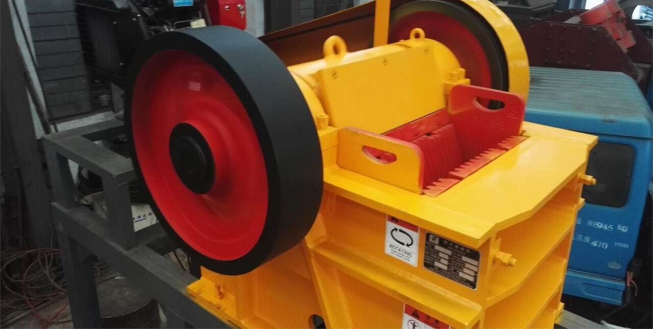 Kinglink PE250x400 Diesel Engine Skid Frame Jaw Crusher 10x16 - Čeljustni drobilec: slika 3 Kinglink PE250x400 Diesel Engine Skid Frame Jaw Crusher 10x16 - Čeljustni drobilec: slika 3