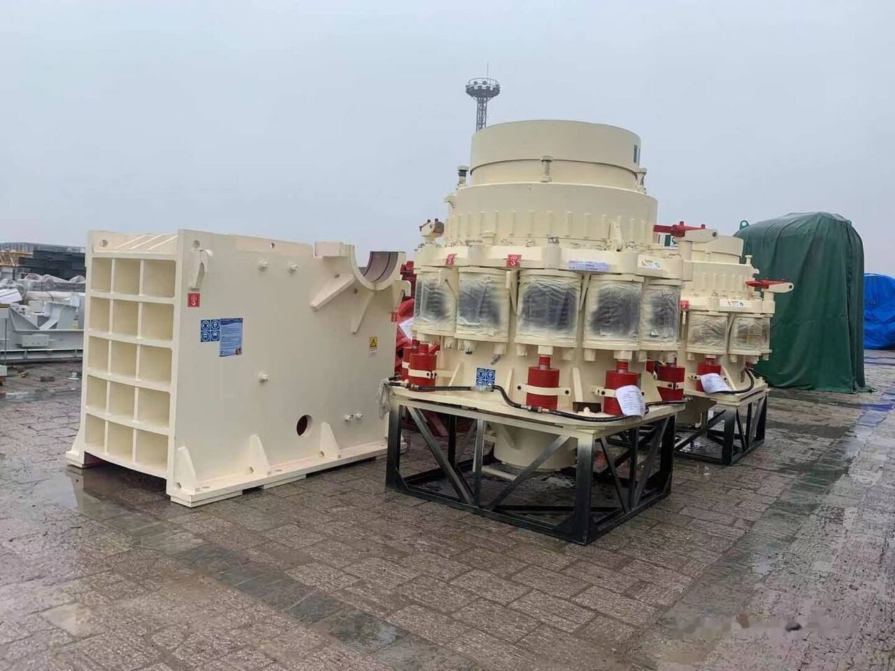 Kinglink PE3042 Granite Jaw Crusher for Nigeria Quarry - Čeljustni drobilec: slika 3 Kinglink PE3042 Granite Jaw Crusher for Nigeria Quarry - Čeljustni drobilec: slika 3