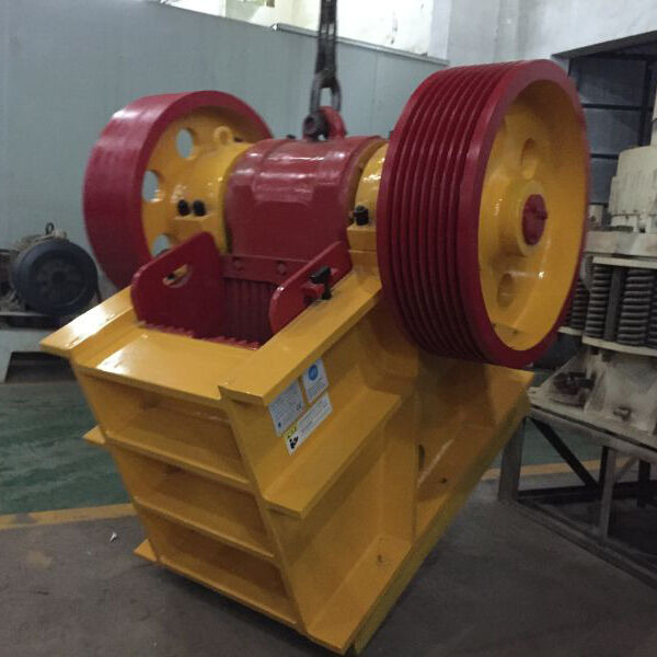 Kinglink Small Stone Jaw Crusher PE400x600 | PE16X24 - Čeljustni drobilec: slika 2 Kinglink Small Stone Jaw Crusher PE400x600 | PE16X24 - Čeljustni drobilec: slika 2