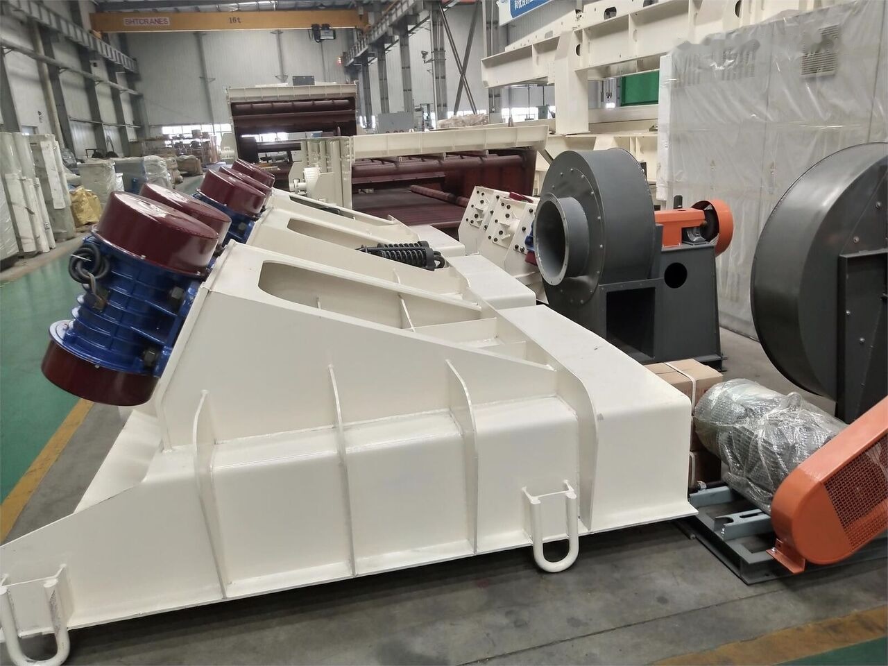 Kinglink Transit Hopper Pan Vibrating feeder GZG1012 - Rudarski stroji: slika 4 Kinglink Transit Hopper Pan Vibrating feeder GZG1012 - Rudarski stroji: slika 4