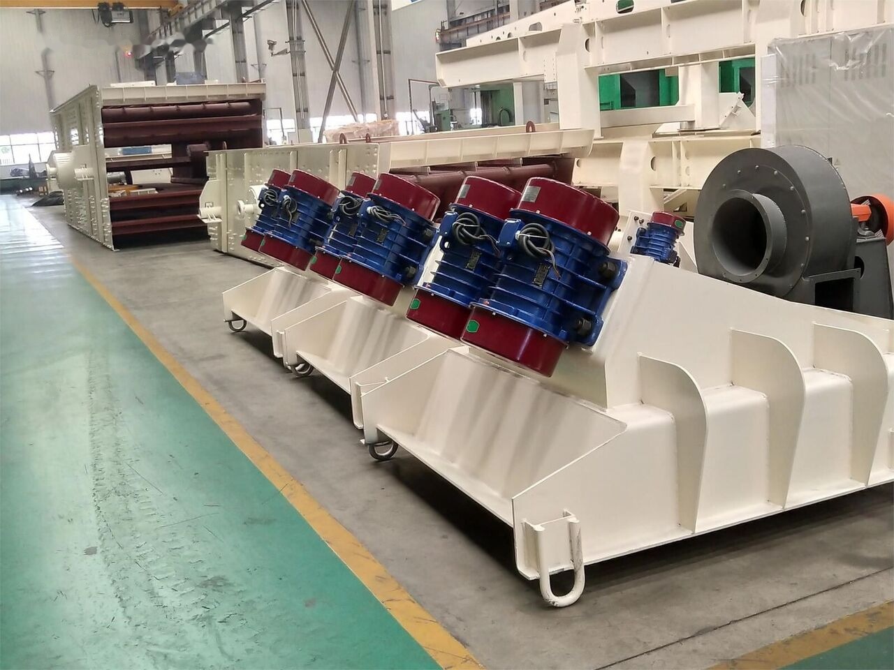 Kinglink Transit Hopper Pan Vibrating feeder GZG1012 - Rudarski stroji: slika 3 Kinglink Transit Hopper Pan Vibrating feeder GZG1012 - Rudarski stroji: slika 3