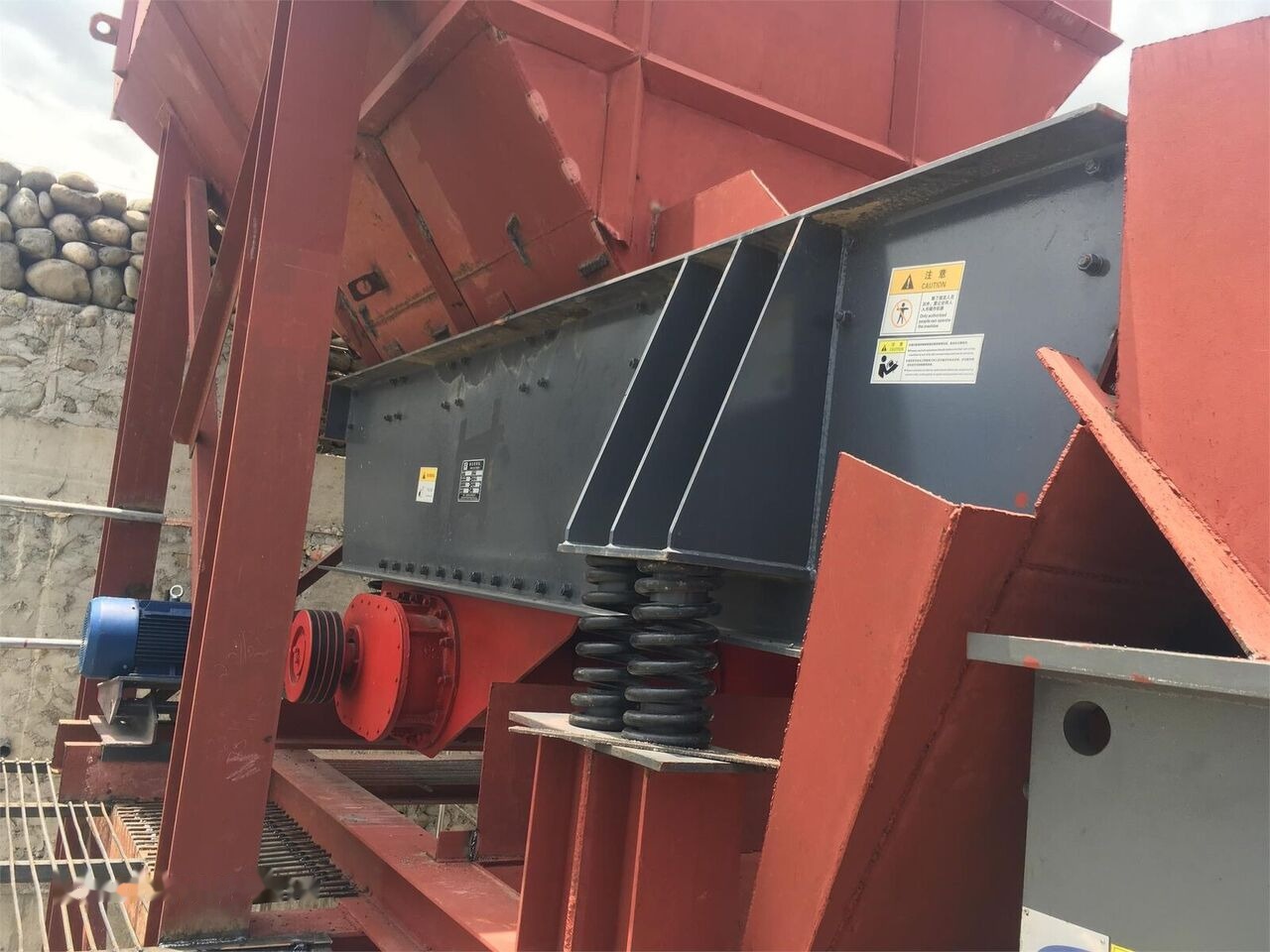 Kinglink ZSW380X96 RiverStone Aggregate vibrating grizzly feeder - Rudarski stroji: slika 3 Kinglink ZSW380X96 RiverStone Aggregate vibrating grizzly feeder - Rudarski stroji: slika 3