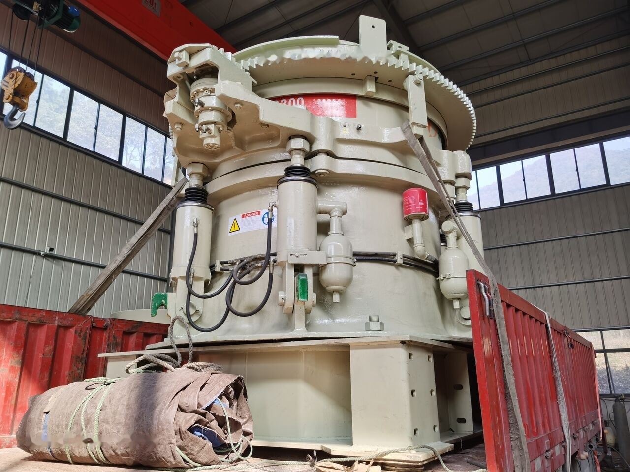 Nordberg Metso HP300 Cone Crusher | Very Good Condition - Stožčasti drobilec: slika 1 Nordberg Metso HP300 Cone Crusher | Very Good Condition - Stožčasti drobilec: slika 1