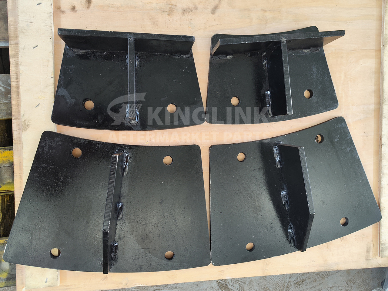 KINGLINK Wear Parts Lining 17022145 for TV85 Vertical Impact Crusher - Rezervni deli za Gradbeni stroj: slika 3 KINGLINK Wear Parts Lining 17022145 for TV85 Vertical Impact Crusher - Rezervni deli za Gradbeni stroj: slika 3