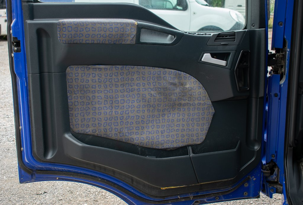 MAN TGA DOOR TRIM LEFT - DRIVER'S - Vrata in deli za Tovornjak: slika 1 MAN TGA DOOR TRIM LEFT - DRIVER'S - Vrata in deli za Tovornjak: slika 1