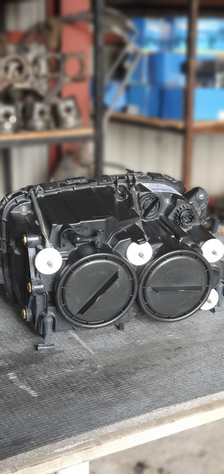 MERCEDES-BENZ ACTROS MP III - DRIVER - Žarometi za Tovornjak: slika 3 MERCEDES-BENZ ACTROS MP III - DRIVER - Žarometi za Tovornjak: slika 3