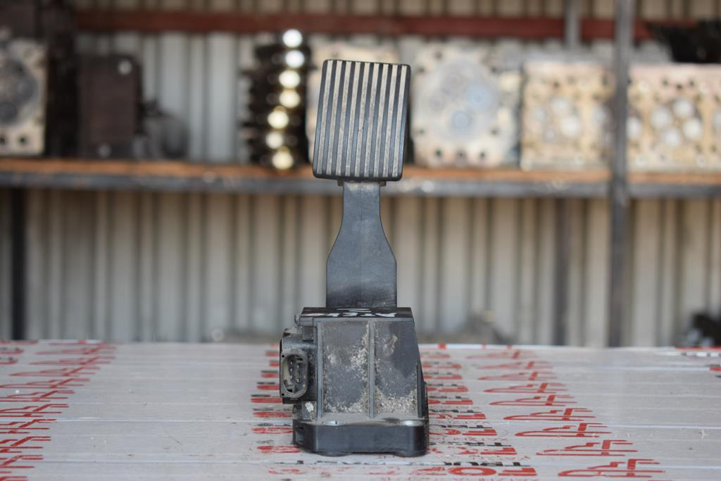 MERCEDES-BENZ ACTROS MP4 - Pedal za Tovornjak: slika 1 MERCEDES-BENZ ACTROS MP4 - Pedal za Tovornjak: slika 1