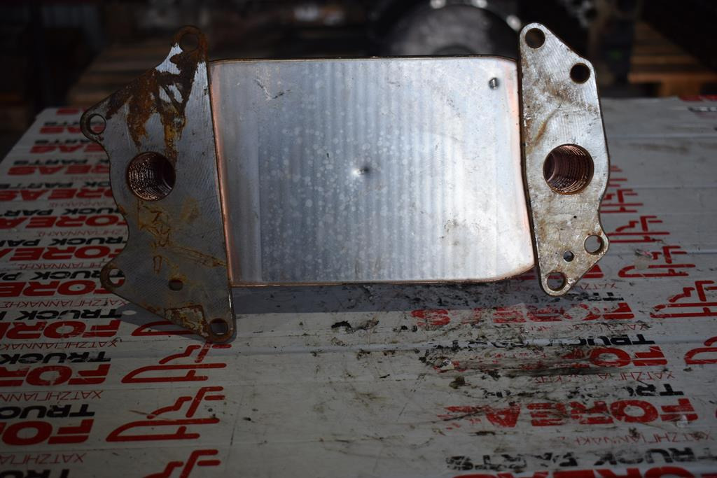 MERCEDES-BENZ ACTROS MP4 - Hladilnik olja za Tovornjak: slika 2 MERCEDES-BENZ ACTROS MP4 - Hladilnik olja za Tovornjak: slika 2