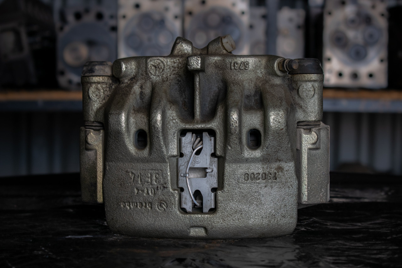 MERCEDES-BENZ SPRINTER 616 CDI - DOUBLE PISTON - PASSENGER - Zavorna čeljust za Tovornjak: slika 1 MERCEDES-BENZ SPRINTER 616 CDI - DOUBLE PISTON - PASSENGER - Zavorna čeljust za Tovornjak: slika 1