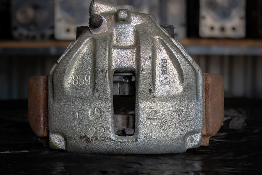 MERCEDES-BENZ SPRINTER OM602 - Zavorna čeljust za Tovornjak: slika 1 MERCEDES-BENZ SPRINTER OM602 - Zavorna čeljust za Tovornjak: slika 1