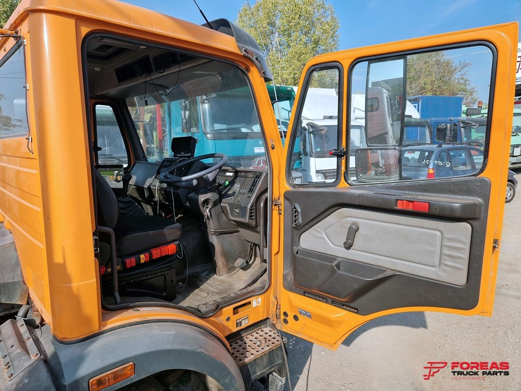 MERCEDES SK - SMALL - RIGHT HAND DRIVE - Kabina: slika 5 MERCEDES SK - SMALL - RIGHT HAND DRIVE - Kabina: slika 5