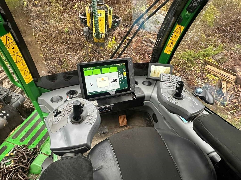 Gozdarski kombajn John Deere 1170 G: slika 20