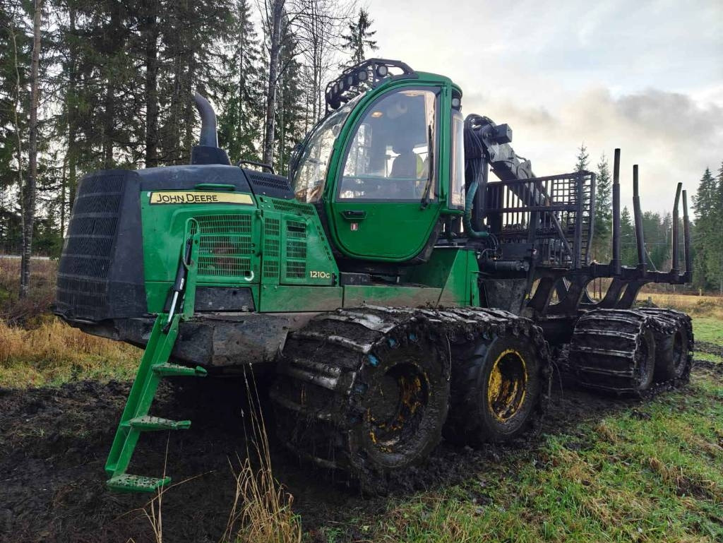 John Deere 1210 G - Forvarder: slika 1 John Deere 1210 G - Forvarder: slika 1
