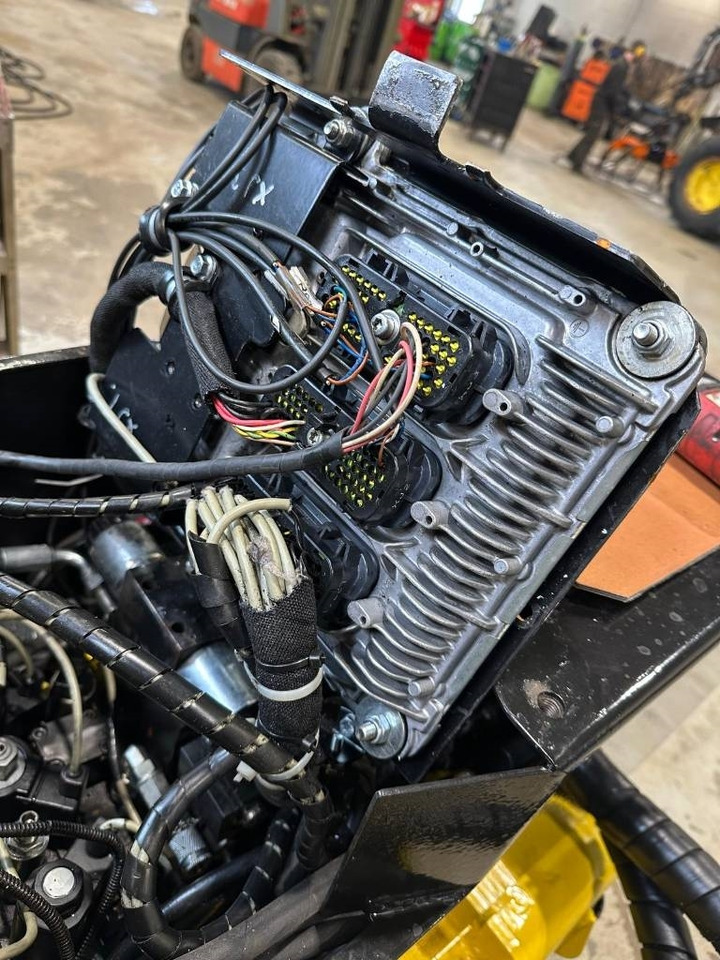 Glava za podiranje John Deere H 414: slika 16 Glava za podiranje John Deere H 414: slika 16