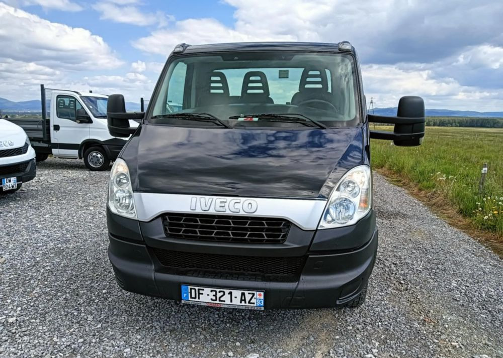 Iveco 35C13, 35C12, 35C14, 35C15 - Tovornjak-šasija: slika 2 Iveco 35C13, 35C12, 35C14, 35C15 - Tovornjak-šasija: slika 2