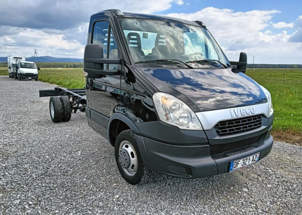 Iveco 35C13, 35C12, 35C14, 35C15 - Tovornjak-šasija: slika 4 Iveco 35C13, 35C12, 35C14, 35C15 - Tovornjak-šasija: slika 4