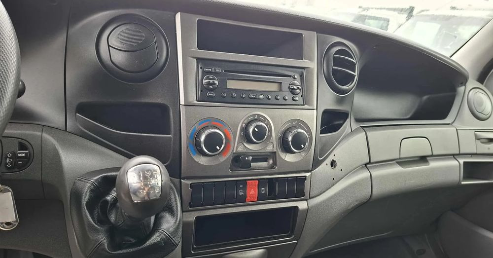 Iveco 35C13, 35C12, 35C14, 35C15 - Dostavno vozilo prekucnik: slika 3 Iveco 35C13, 35C12, 35C14, 35C15 - Dostavno vozilo prekucnik: slika 3