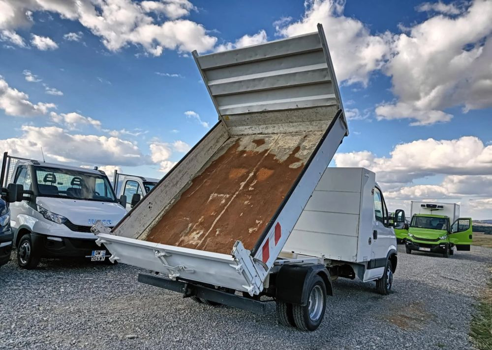 Iveco 35C13, 35C12 - Dostavno vozilo prekucnik: slika 5 Iveco 35C13, 35C12 - Dostavno vozilo prekucnik: slika 5