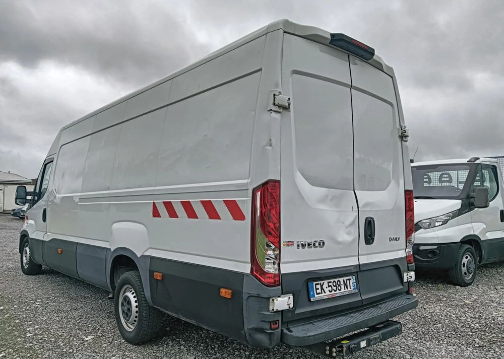 Iveco 35S14,35S13,35C13,35C12, - Furgon: slika 2 Iveco 35S14,35S13,35C13,35C12, - Furgon: slika 2