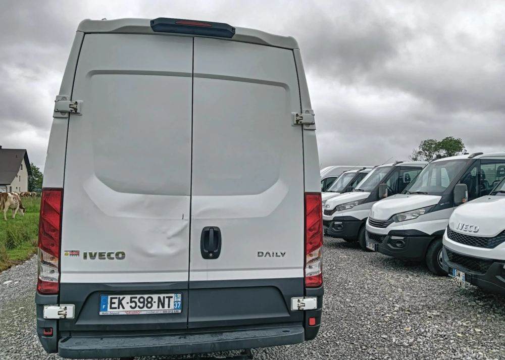 Furgon Iveco 35S14,35S13,35C13,35C12,: slika 12 Furgon Iveco 35S14,35S13,35C13,35C12,: slika 12