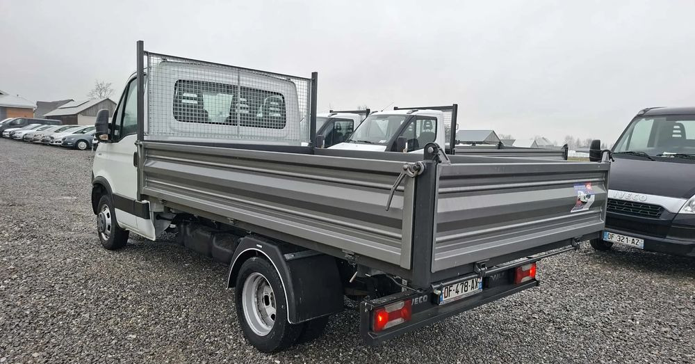 Iveco DAILY 35C13, 35C12, 35C15 - Dostavno vozilo prekucnik: slika 4 Iveco DAILY 35C13, 35C12, 35C15 - Dostavno vozilo prekucnik: slika 4