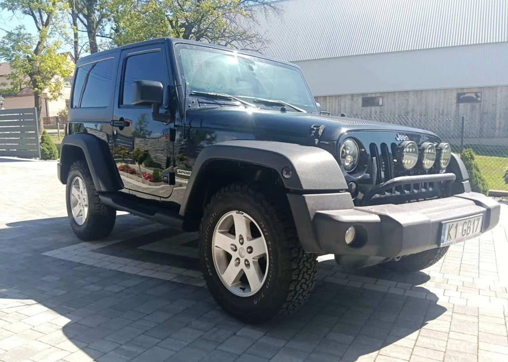 Jeep Wrangler 2.8 CRD Sport - SUV: slika 1 Jeep Wrangler 2.8 CRD Sport - SUV: slika 1