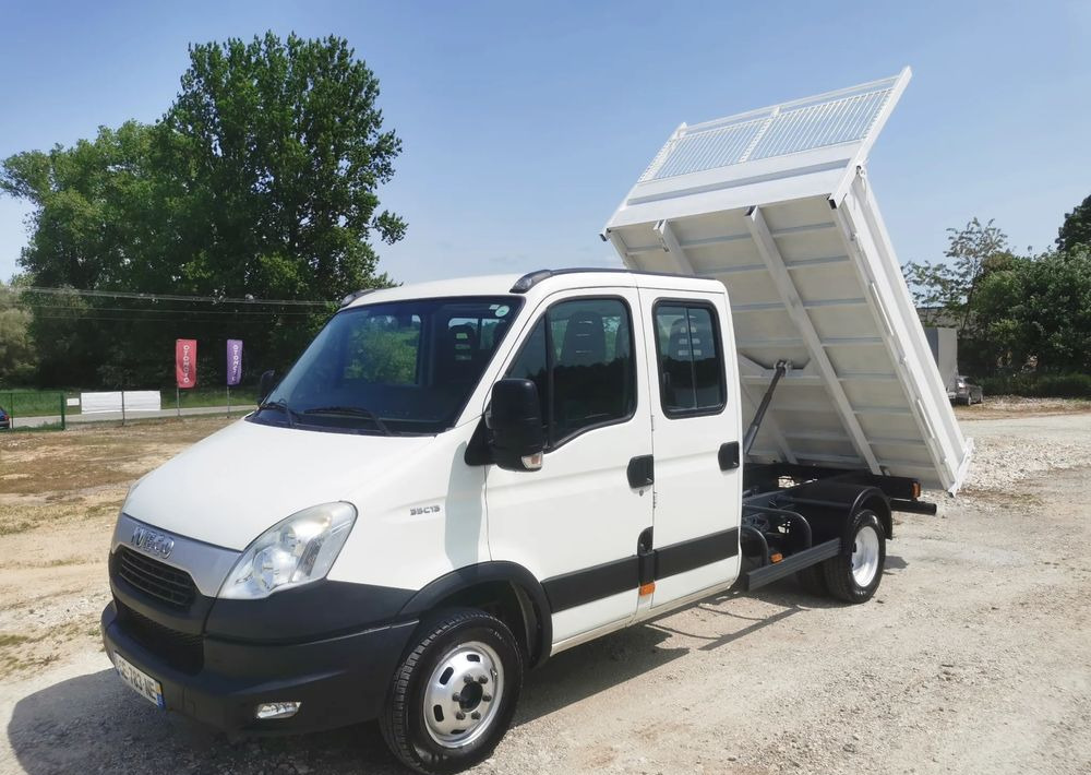 Iveco Daily 35C13 Kiper brygadówka 7-os wywrotka 130KM klimatyzacja Hak doka - Dostavno vozilo prekucnik: slika 1 Iveco Daily 35C13 Kiper brygadówka 7-os wywrotka 130KM klimatyzacja Hak doka - Dostavno vozilo prekucnik: slika 1