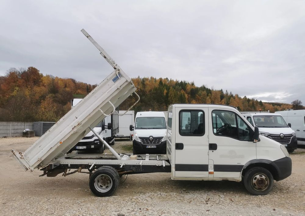 Iveco Daily 35C15 Brygadówka 3.0 - 150KM wywrotka Klimatyzacja Dubel hak kiper doka - Dostavno vozilo prekucnik: slika 2 Iveco Daily 35C15 Brygadówka 3.0 - 150KM wywrotka Klimatyzacja Dubel hak kiper doka - Dostavno vozilo prekucnik: slika 2