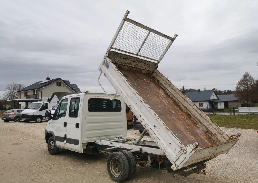 Iveco Daily 35C15 Brygadówka 3.0 - 150KM wywrotka Klimatyzacja Dubel hak kiper doka - Dostavno vozilo prekucnik: slika 5 Iveco Daily 35C15 Brygadówka 3.0 - 150KM wywrotka Klimatyzacja Dubel hak kiper doka - Dostavno vozilo prekucnik: slika 5